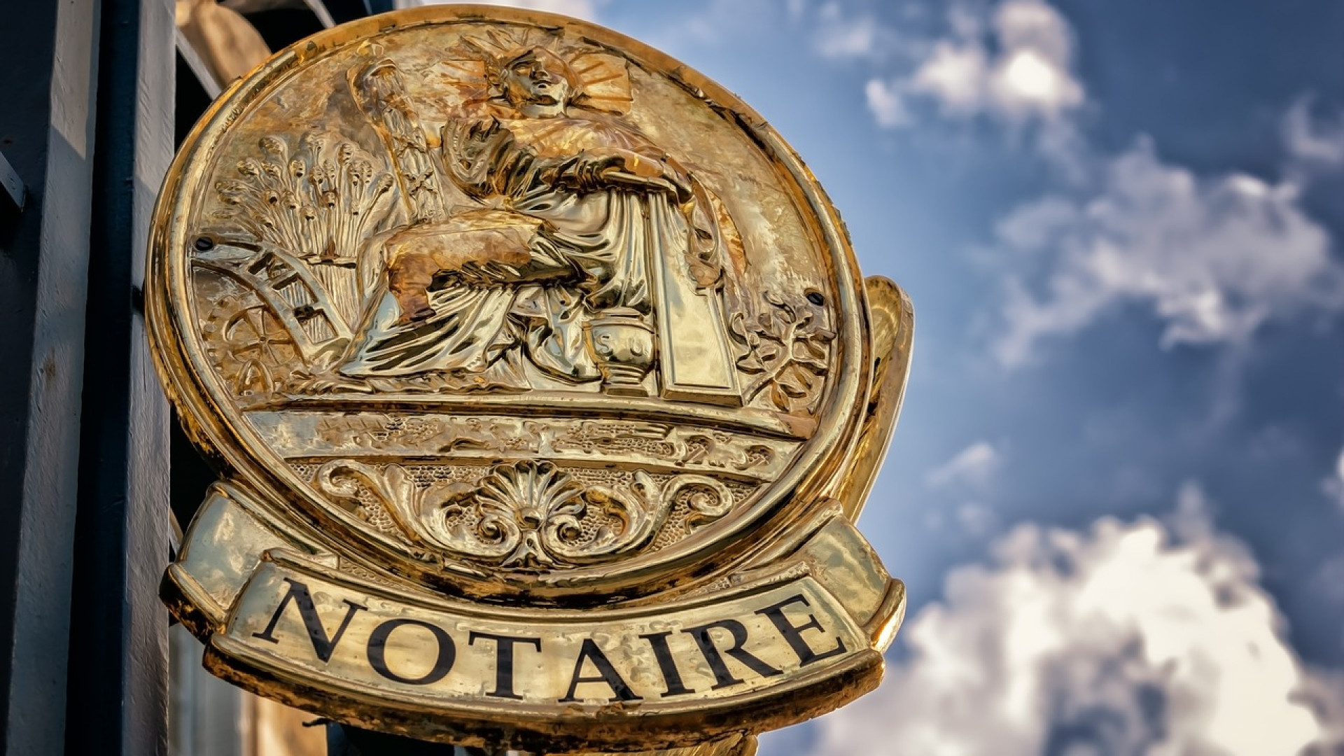 Pourquoi passer par un notaire pour louer son bien immobilier ?