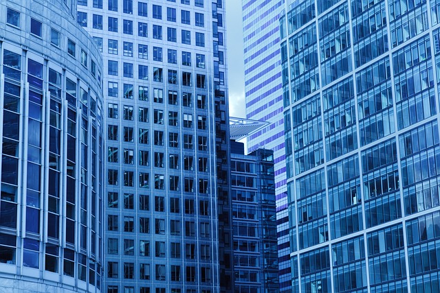 Les lois et les règlements du droit immobilier