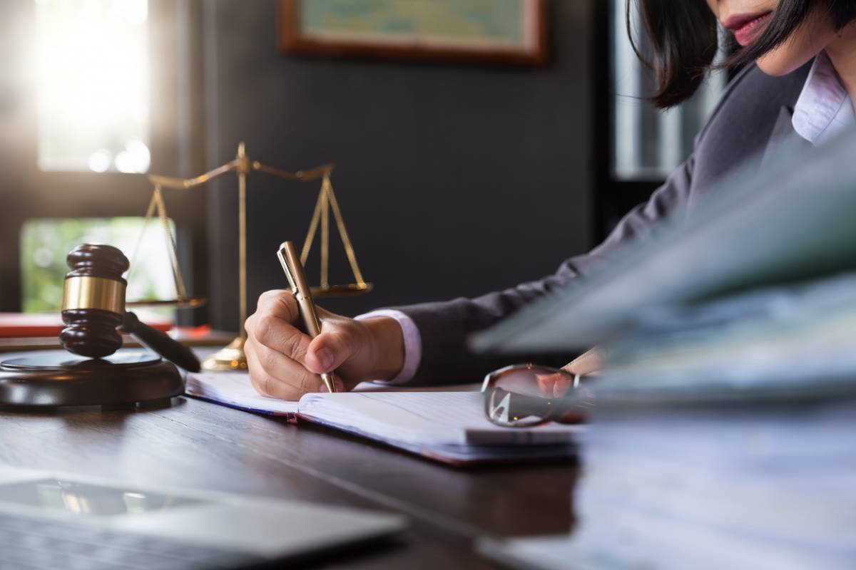 Problème juridique : comment trouver le bon avocat pour vous représenter ?