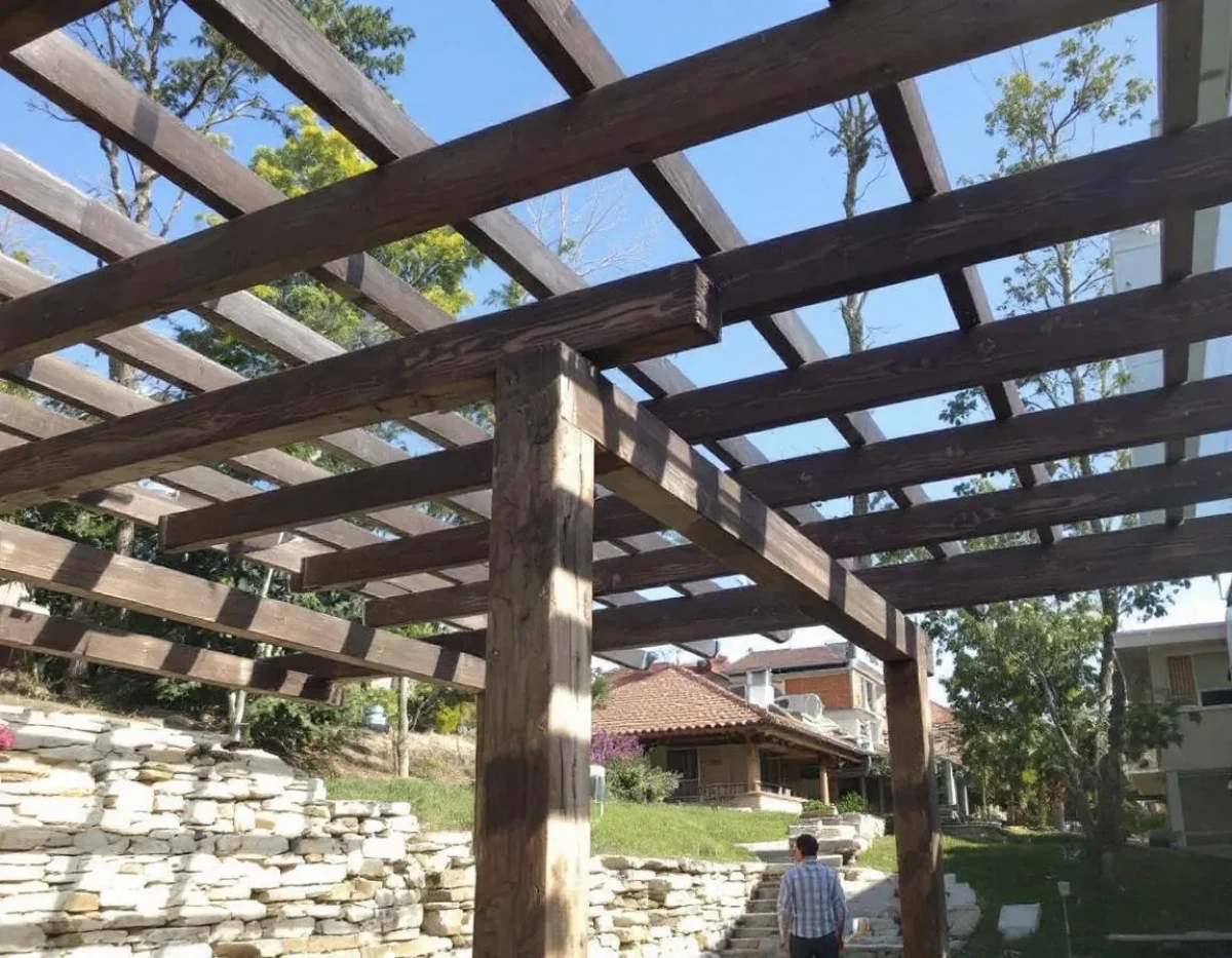 La Pergola Face aux Risques Naturels : Cadre Juridique et Solutions Adaptatives